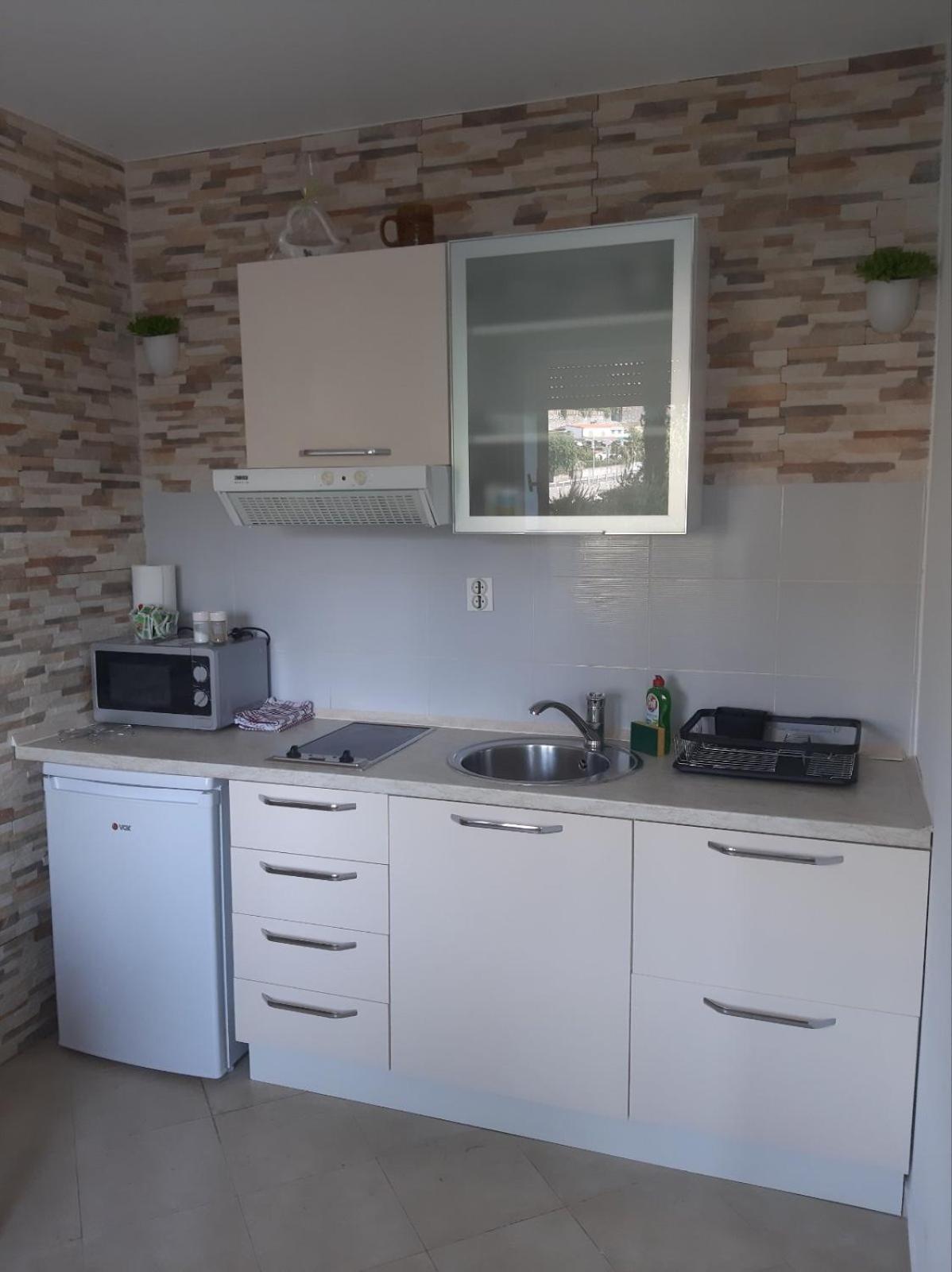 Apartmani Kadmen Ika Exterior photo