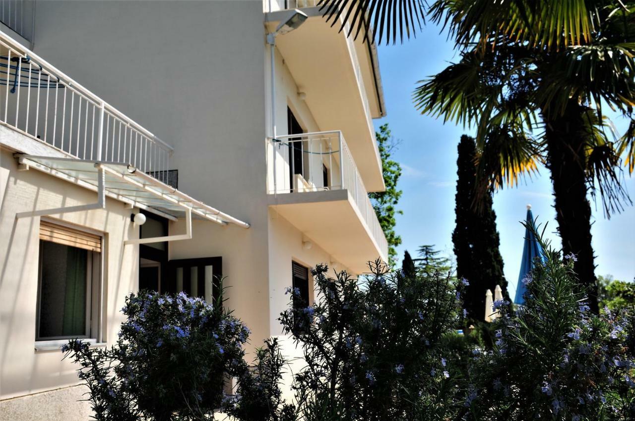 Apartmani Kadmen Ika Exterior photo